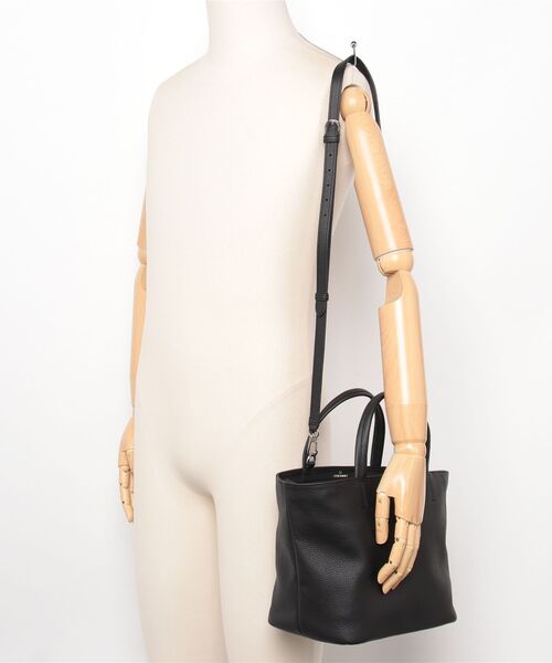 GUIONNET(ギオネ)の「【2WAY】 撥水レザー ミニトートバッグ ショルダーストラップ付 ギオネ(トートバッグ・レディース・ブラック・FREE)」の20枚目の写真