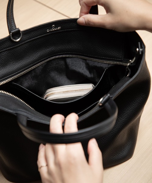 GUIONNET(ギオネ)の「【2WAY】 撥水レザー ミニトートバッグ ショルダーストラップ付 ギオネ(トートバッグ・レディース・ブラック・FREE)」の12枚目の写真