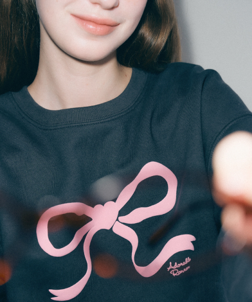 RONRON(ロンロン)の「EMBO HEART RIBBON CROP SWEATSHIRTS CHARCOAL PINK(スウェット・レディース・その他・FREE)」の4枚目の写真