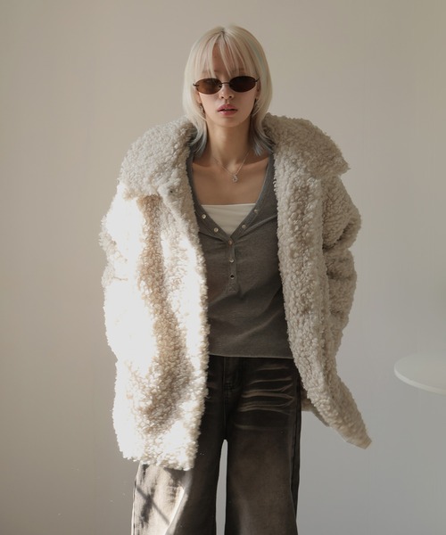 Ulysses（ユリシス）の「襟付きテディーボアファーコート（その他アウター・レディース・ベージュ/モカ・F）」の4枚目の写真