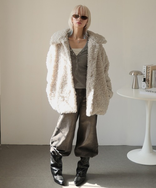 Ulysses（ユリシス）の「襟付きテディーボアファーコート（その他アウター・レディース・ベージュ/モカ・F）」の5枚目の写真