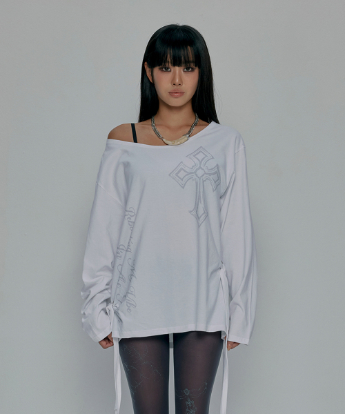 GILAARCHIVE（ギラアーカイブ）の「ONE SHOULDER GRAPHIC LONG SLEEVE_WHITE（Tシャツ/カットソー・レディース・ホワイト・FREE）」の5枚目の写真