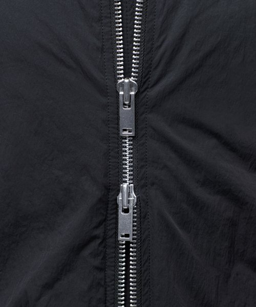 MUSINSA STANDARD（ムシンサスタンダード）の「クリンクルオーバーサイズMA-1ボンバージャケット[ブラック]（ブルゾン・メンズ・その他・MEDIUM/LARGE/X-LARGE/XX-LARGE）」の7枚目の写真