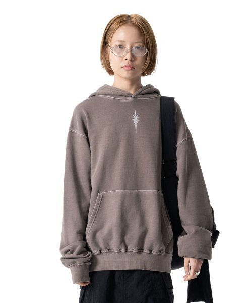 IUGAMAKARAS(イウガマカラス)の「Pigment Dyed Hoodie (Brown)(パーカー・レディース・その他・1/2/3)」の1枚目の写真