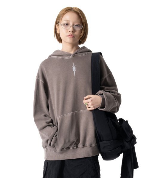 IUGAMAKARAS(イウガマカラス)の「Pigment Dyed Hoodie (Brown)(パーカー・レディース・その他・1/2/3)」の7枚目の写真
