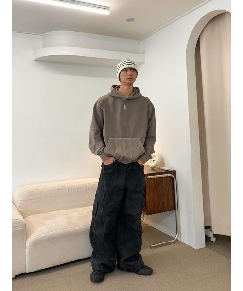 IUGAMAKARAS(イウガマカラス)の「Pigment Dyed Hoodie (Brown)(パーカー・レディース・その他・1/2/3)」の4枚目の写真