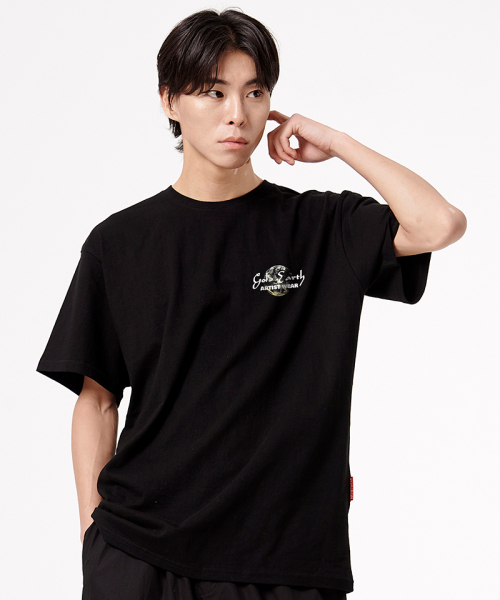 ARTISTWEAR（アーティストウェア）の「[ATW] ゴールデンアース 半袖Tシャツ（Tシャツ/カットソー・レディース・ブラック・SMALL/MEDIUM/LARGE/X-LARGE/XX-LARGE/XXXX-LARGE）」の2枚目の写真