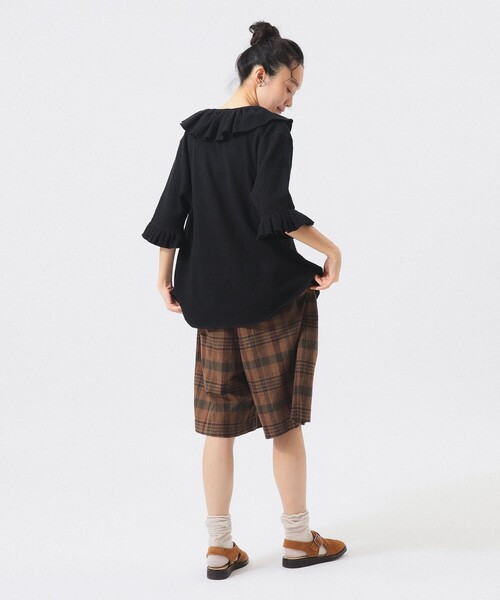 BEAMS BOY（ビームスボーイ）の「ジャカード フリルギャザー ショートスリーブ（Tシャツ/カットソー・レディース・ブラック/ブルー系その他/オフホワイト・1/2）」の5枚目の写真