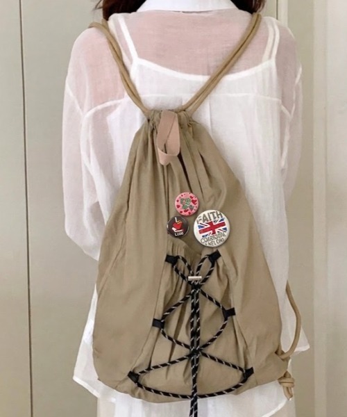 link lot(リンクロット)の「【A4サイズ対応】【男女兼用】シンプルナイロンドローコードナップサック(バックパック/リュック・メンズ・カーキ/ブラック/グレー/ベージュ・F)」の3枚目の写真