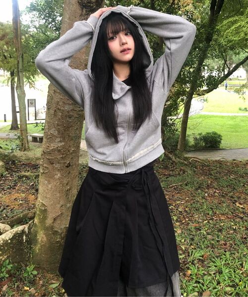 FLAREUP（フレアアップ）の「Asymmetrical Zip Hoodie (FL-199_Black)（パーカー・レディース・ブラック・OS）」の7枚目の写真