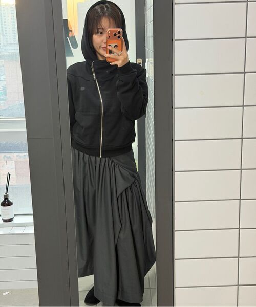 FLAREUP（フレアアップ）の「Asymmetrical Zip Hoodie (FL-199_Black)（パーカー・レディース・ブラック・OS）」の9枚目の写真