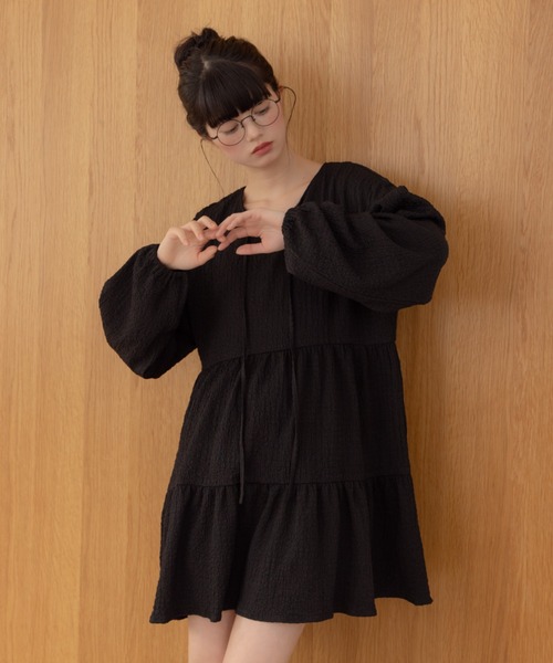 REMOON(リムーン)の「ティアードチュニックワンピース(ワンピース・レディース・オフホワイト/ブラック/ライトグリーン・FREE)」の21枚目の写真