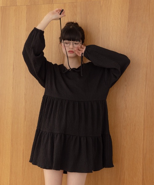 REMOON(リムーン)の「ティアードチュニックワンピース(ワンピース・レディース・オフホワイト/ブラック/ライトグリーン・FREE)」の22枚目の写真