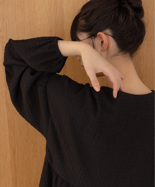 REMOON(リムーン)の「ティアードチュニックワンピース(ワンピース・レディース・オフホワイト/ブラック/ライトグリーン・FREE)」の11枚目の写真