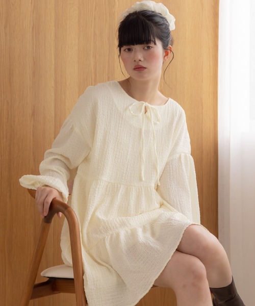 REMOON(リムーン)の「ティアードチュニックワンピース(ワンピース・レディース・オフホワイト/ブラック/ライトグリーン・FREE)」の18枚目の写真