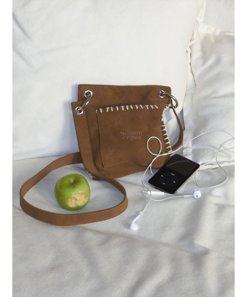 MAISON CREME(メゾンクレム)の「Petit Collage bag _ Caramel(メッセンジャーバッグ・レディース・その他・FREE)」の5枚目の写真