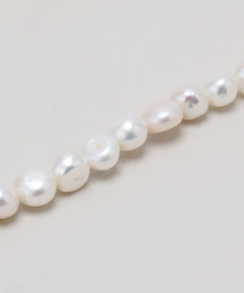 Spick & Span（スピックアンドスパン）の「EO / イオ Pearl & PC ロングネックレス（ネックレス・レディース・ゴールド・FREE）」の7枚目の写真