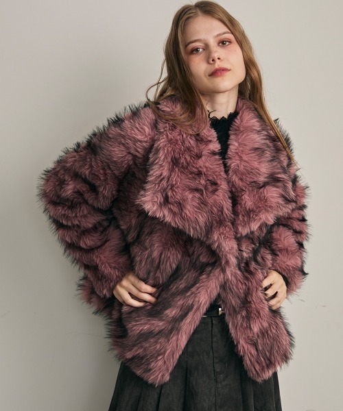 Clum(クルム)の「ワイドショールカラーエコファーブルゾン(その他アウター・レディース・パープル系/ブラウン系・SMALL/MEDIUM)」の2枚目の写真