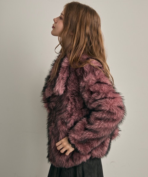 Clum(クルム)の「ワイドショールカラーエコファーブルゾン(その他アウター・レディース・パープル系/ブラウン系・SMALL/MEDIUM)」の21枚目の写真
