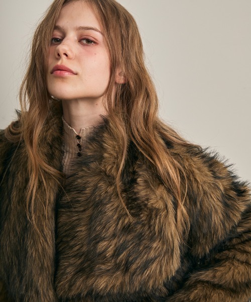 Clum(クルム)の「ワイドショールカラーエコファーブルゾン(その他アウター・レディース・パープル系/ブラウン系・SMALL/MEDIUM)」の9枚目の写真