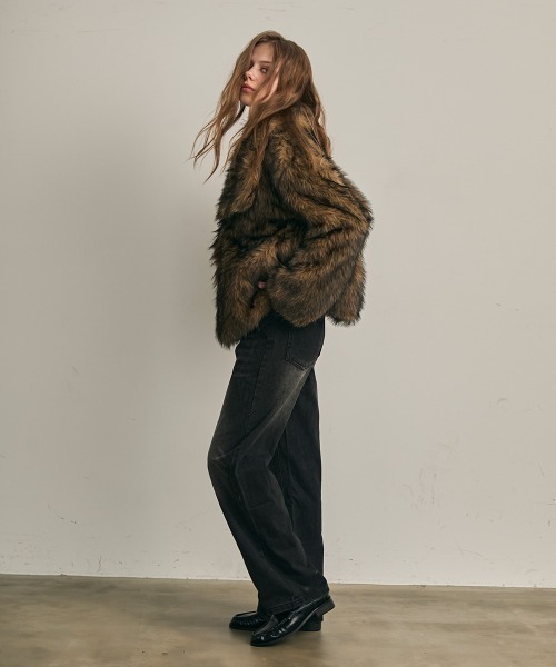 Clum(クルム)の「ワイドショールカラーエコファーブルゾン(その他アウター・レディース・パープル系/ブラウン系・SMALL/MEDIUM)」の15枚目の写真