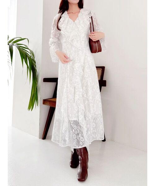 dazzlin(ダズリン)の「レースガウンワンピース(ワンピース・レディース・オフホワイト/ブルー・SMALL/MEDIUM)」の5枚目の写真