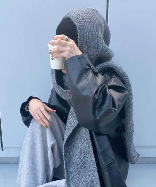 ISOOK（アイスー）の「フード付きマフラー(kiharu select) / フードマフラー ニットマフラー バラクラバ ネックウォーマー ダークブラウン グレー（マフラー・レディース・グレー/ダークブラウン・FREE）」の2枚目の写真