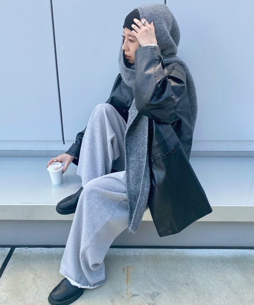 ISOOK（アイスー）の「フード付きマフラー(kiharu select) / フードマフラー ニットマフラー バラクラバ ネックウォーマー ダークブラウン グレー（マフラー・レディース・グレー/ダークブラウン・FREE）」の5枚目の写真