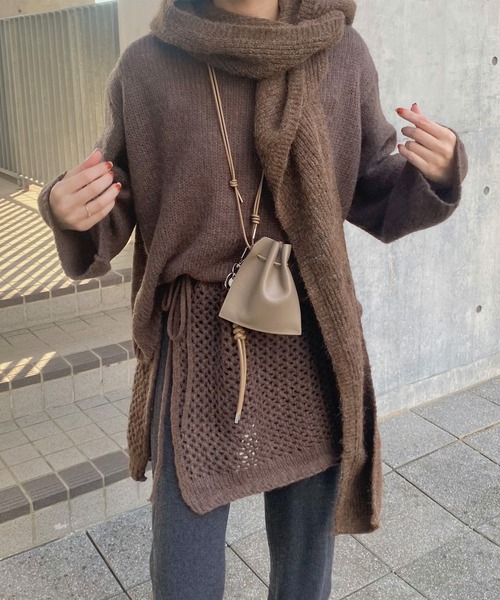 ISOOK（アイスー）の「フード付きマフラー(kiharu select) / フードマフラー ニットマフラー バラクラバ ネックウォーマー ダークブラウン グレー（マフラー・レディース・グレー/ダークブラウン・FREE）」の9枚目の写真