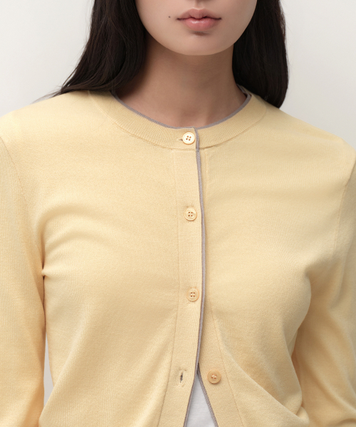 MUSINSA STANDARD WOMAN（ムシンサスタンダードウーマン）の「ウィメンズレイヤードラウンドネックカーディガン[ペイルイエロー]（カーディガン/ボレロ・レディース・その他・SMALL/MEDIUM/LARGE/X-SMALL）」の4枚目の写真