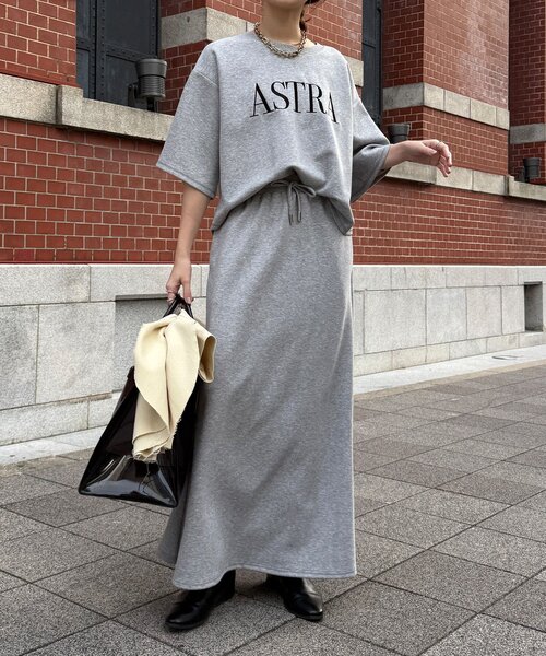 DouDou（ドゥドゥ）の「【セットアップ可能】バックワンポイントロゴ刺繍プルオーバー（Tシャツ/カットソー・レディース・ネイビー/グレイッシュベージュ/グレー・FREE）」の15枚目の写真