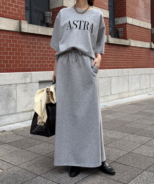 DouDou（ドゥドゥ）の「【セットアップ可能】バックワンポイントロゴ刺繍プルオーバー（Tシャツ/カットソー・レディース・ネイビー/グレイッシュベージュ/グレー・FREE）」の16枚目の写真