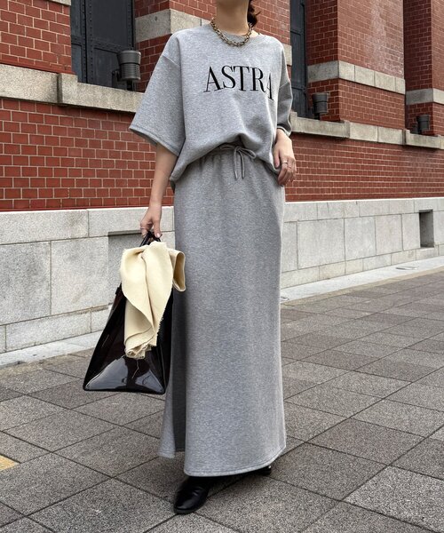 DouDou（ドゥドゥ）の「【セットアップ可能】バックワンポイントロゴ刺繍プルオーバー（Tシャツ/カットソー・レディース・ネイビー/グレイッシュベージュ/グレー・FREE）」の17枚目の写真