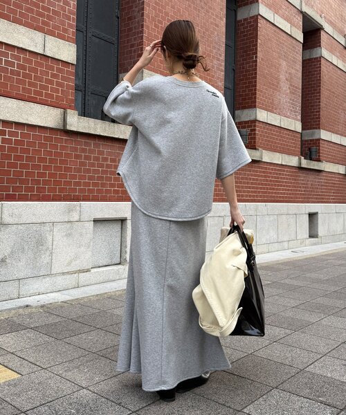 DouDou（ドゥドゥ）の「【セットアップ可能】バックワンポイントロゴ刺繍プルオーバー（Tシャツ/カットソー・レディース・ネイビー/グレイッシュベージュ/グレー・FREE）」の19枚目の写真