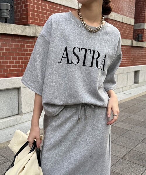 DouDou（ドゥドゥ）の「【セットアップ可能】バックワンポイントロゴ刺繍プルオーバー（Tシャツ/カットソー・レディース・ネイビー/グレイッシュベージュ/グレー・FREE）」の20枚目の写真