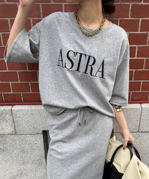 DouDou（ドゥドゥ）の「【セットアップ可能】バックワンポイントロゴ刺繍プルオーバー（Tシャツ/カットソー・レディース・ネイビー/グレイッシュベージュ/グレー・FREE）」の21枚目の写真