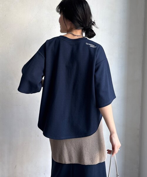 DouDou（ドゥドゥ）の「【セットアップ可能】バックワンポイントロゴ刺繍プルオーバー（Tシャツ/カットソー・レディース・ネイビー/グレイッシュベージュ/グレー・FREE）」の13枚目の写真