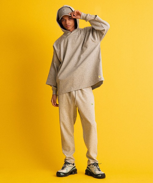 The DUFFER of ST.GEORGE（ザダファーオブセントジョージ）の「〔BLACK LABEL〕MINI PILE EASY PANTS：セットアップ対応 ミニパイル イージーパンツ（スウェットパンツ・メンズ・グレー・SMALL/MEDIUM/LARGE/X-LARGE）」の6枚目の写真
