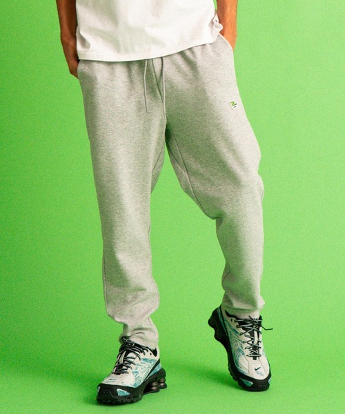 The DUFFER of ST.GEORGE（ザダファーオブセントジョージ）の「〔BLACK LABEL〕MINI PILE EASY PANTS：セットアップ対応 ミニパイル イージーパンツ（スウェットパンツ・メンズ・グレー・SMALL/MEDIUM/LARGE/X-LARGE）」の16枚目の写真