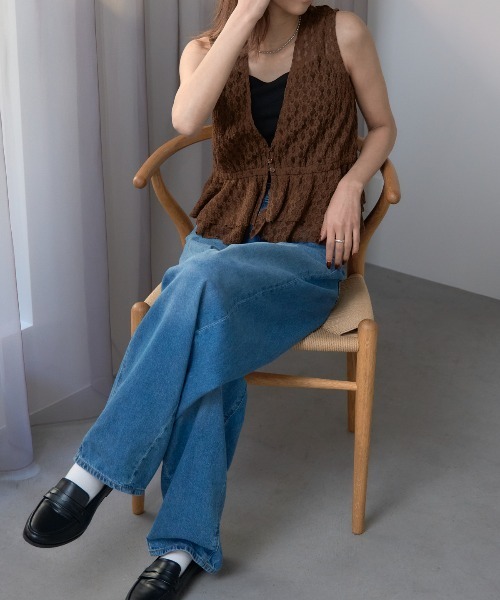 TRIANGLE PALETTE(トライアングルパレット)の「レースペプラムVネックベスト(ベスト・レディース・ホワイト/ブラウン/アイボリー/ブラック・FREE)」の22枚目の写真