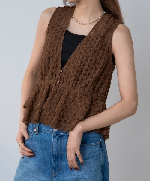 TRIANGLE PALETTE(トライアングルパレット)の「レースペプラムVネックベスト(ベスト・レディース・ホワイト/ブラウン/アイボリー/ブラック・FREE)」の19枚目の写真