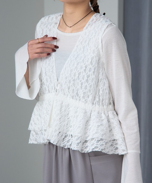 TRIANGLE PALETTE(トライアングルパレット)の「レースペプラムVネックベスト(ベスト・レディース・ホワイト/ブラウン/アイボリー/ブラック・FREE)」の7枚目の写真