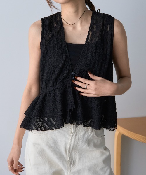 TRIANGLE PALETTE(トライアングルパレット)の「レースペプラムVネックベスト(ベスト・レディース・ホワイト/ブラウン/アイボリー/ブラック・FREE)」の12枚目の写真