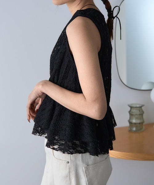 TRIANGLE PALETTE(トライアングルパレット)の「レースペプラムVネックベスト(ベスト・レディース・ホワイト/ブラウン/アイボリー/ブラック・FREE)」の14枚目の写真