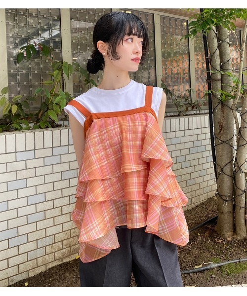 IRENENNE(アイレネ)の「プレイドプリントキャミトップ / Plaid Print Tiered Cami Top(シャツ/ブラウス・レディース・オレンジ/ブルー・36)」の11枚目の写真