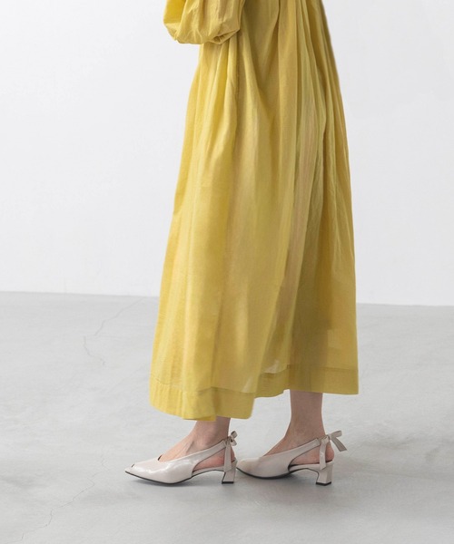 menue(メヌエ)の「オープントゥ バックリボン パンプス(パンプス・レディース・アイボリー/ブラック/シルバー・21.5cm/26.0cm/25.0cm/25.5cm/23.5cm/23.0cm/24.0cm/24.5cm/22.0cm/22.5cm)」の5枚目の写真