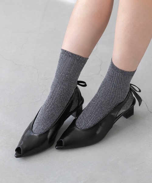 menue(メヌエ)の「オープントゥ バックリボン パンプス(パンプス・レディース・アイボリー/ブラック/シルバー・21.5cm/26.0cm/25.0cm/25.5cm/23.5cm/23.0cm/24.0cm/24.5cm/22.0cm/22.5cm)」の13枚目の写真