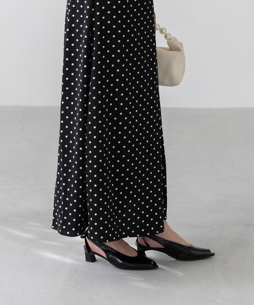 menue(メヌエ)の「オープントゥ バックリボン パンプス(パンプス・レディース・アイボリー/ブラック/シルバー・21.5cm/26.0cm/25.0cm/25.5cm/23.5cm/23.0cm/24.0cm/24.5cm/22.0cm/22.5cm)」の21枚目の写真