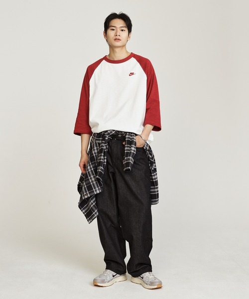 NIKE(ナイキ)の「ナイキ スポーツウェア クラブ メンズ 3/4スリーブ ラグラン トップ / Nike Sportswear Club Men's 3/4-Sleeve Raglan Top IF0756-613 Team Crimson(Tシャツ/カットソー・メンズ・レッド系その他・XL/L/2XL/M/S)」の2枚目の写真