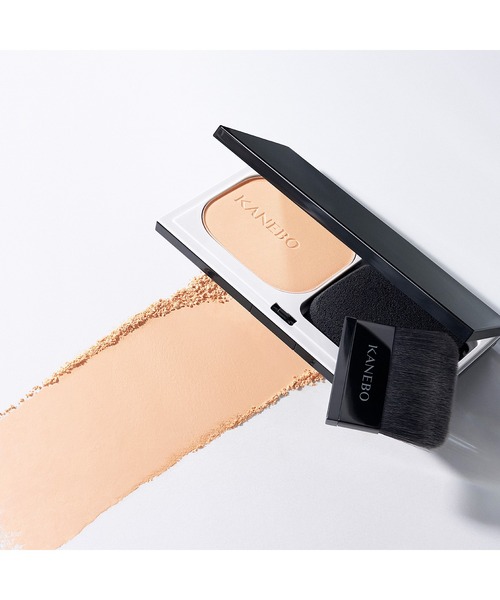 KANEBO（カネボウ）の「メルティフィール　ウェアⅡ［レフィル］（ファンデーション・レディース・115 Lavender/125 Petal/335 Sand/135 Rose/325 Ivory/345 Amber/220 Shell/230 Vanilla/240 Linen/250 Cinnamon・FREE）」の15枚目の写真